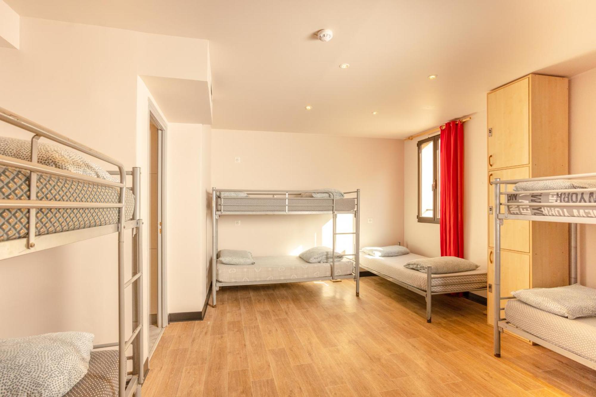 Villa Saint Exupery Beach Hostel Nizza Exterior foto