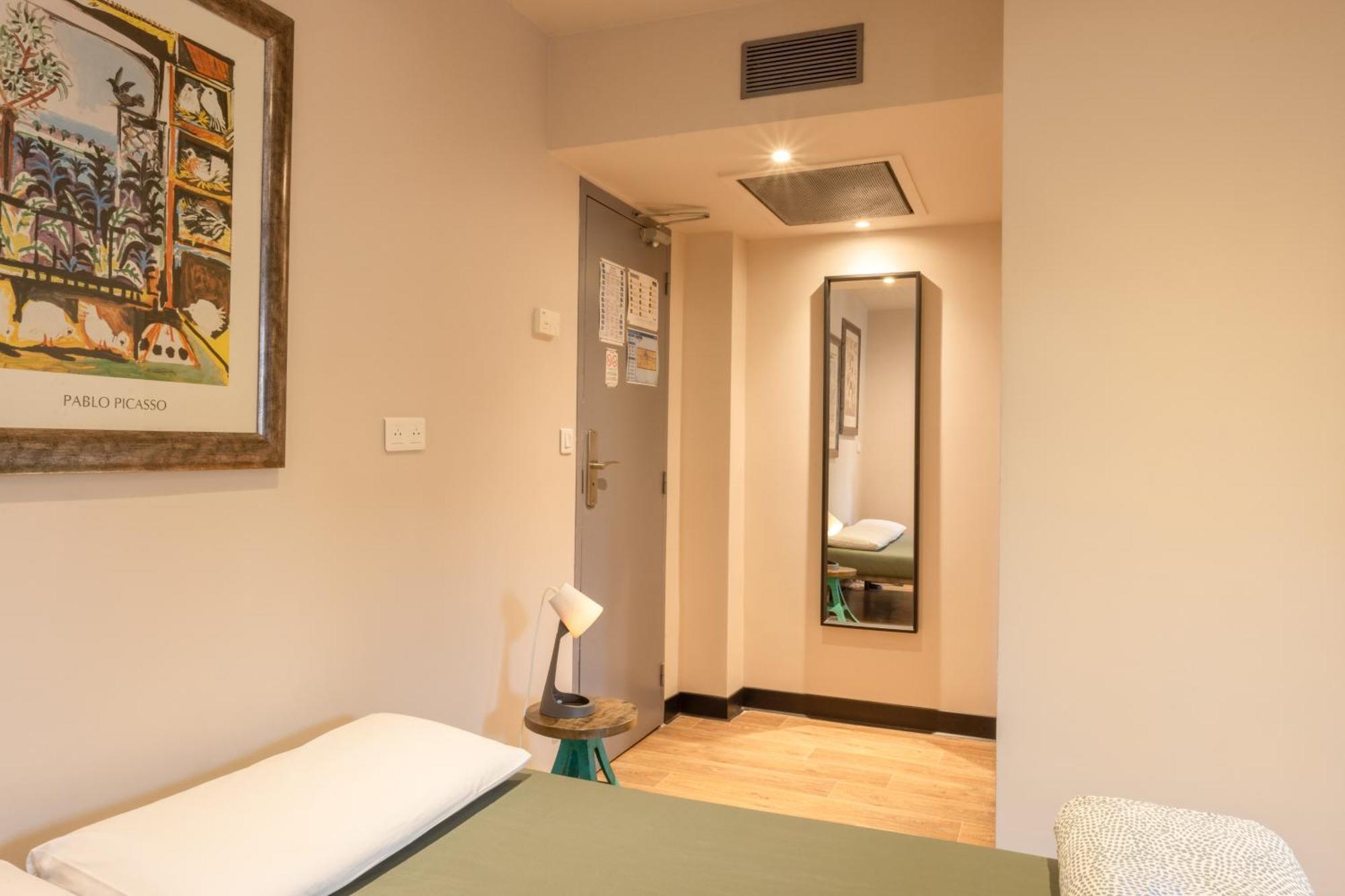 Villa Saint Exupery Beach Hostel Nizza Exterior foto