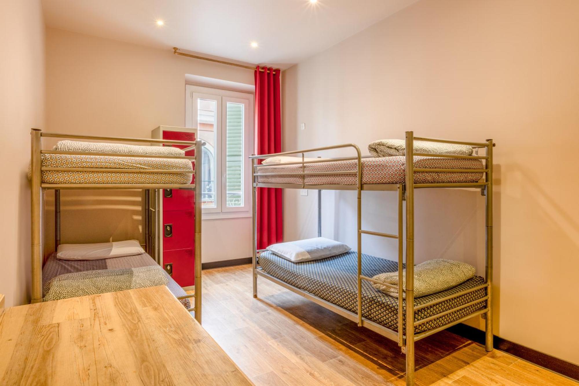 Villa Saint Exupery Beach Hostel Nizza Exterior foto