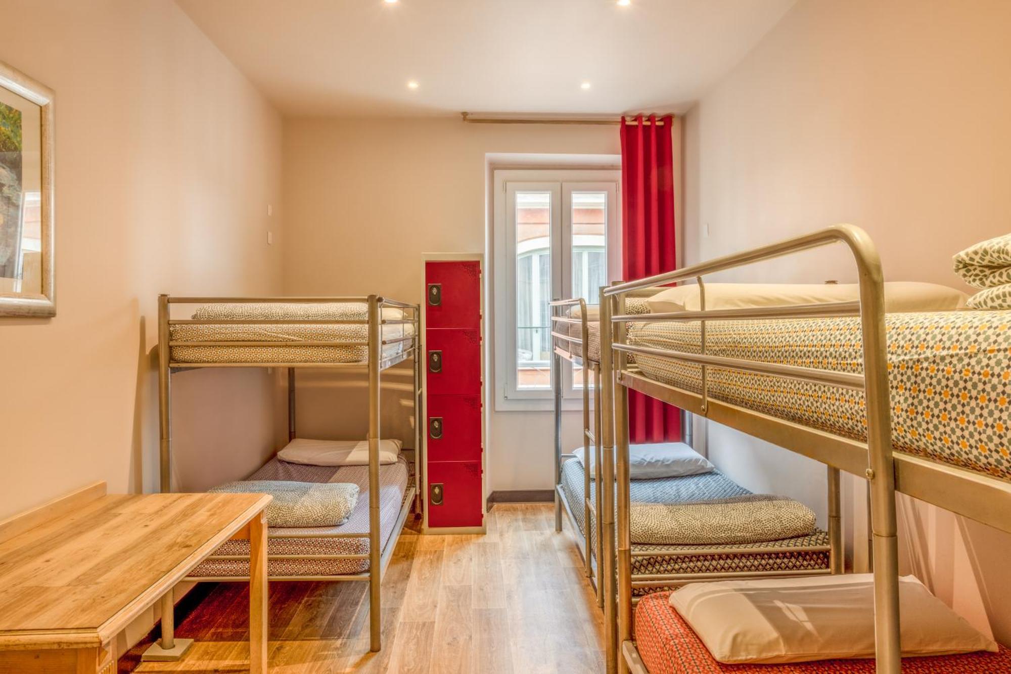 Villa Saint Exupery Beach Hostel Nizza Exterior foto