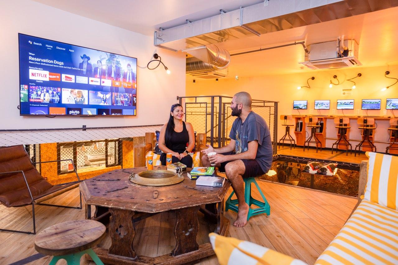 Villa Saint Exupery Beach Hostel Nizza Exterior foto The Amazon Alexa team at work